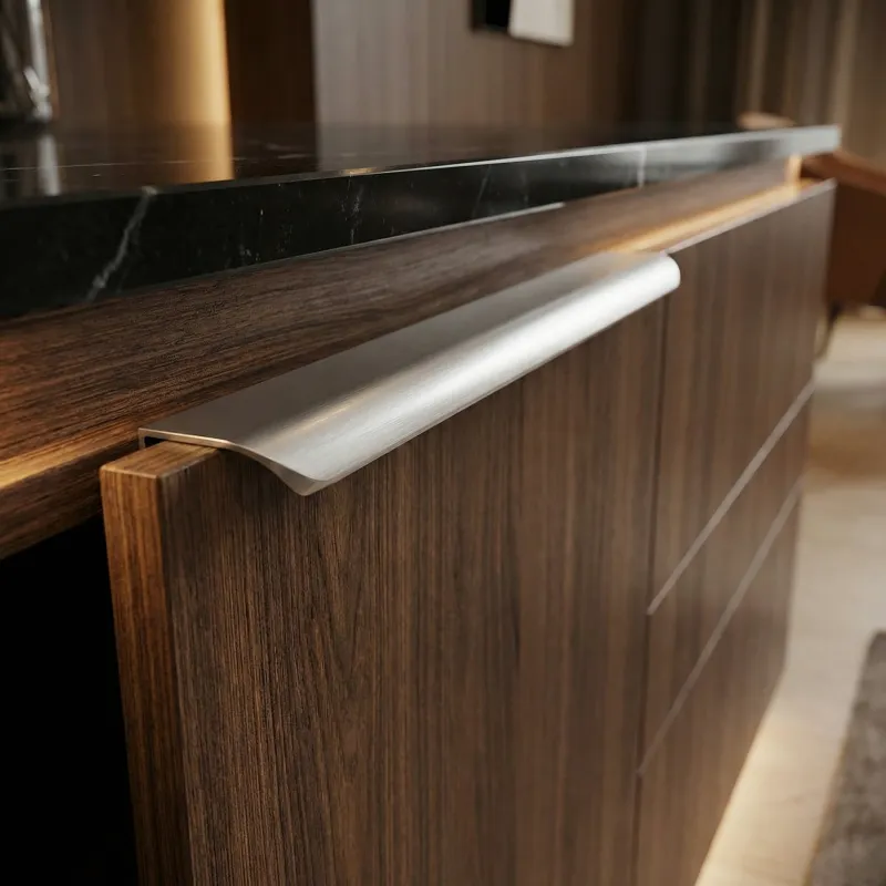 Fogantyú bútorélre AVANTI / Inox