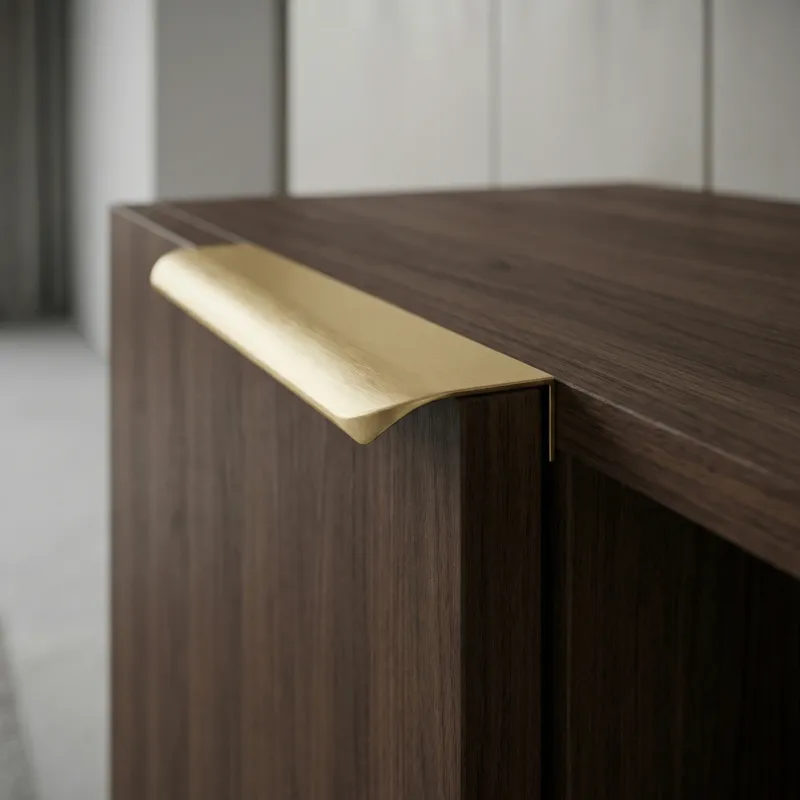 Fogantyú bútorélre AVANTI / Csiszolt sárgaréz