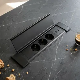 Beltéri konnektoros elosztó SLIM BOX SCHUKO 3x 230V + USB / Fekete matt