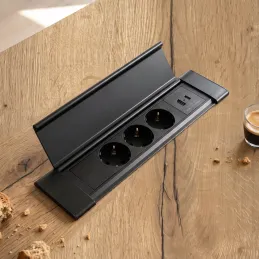 Beltéri konnektoros elosztó SLIM BOX SCHUKO 3x 230V + USB / Fekete matt