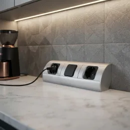 Belső sarok elosztó CORNER SCHUKO 2x 230V kapcsolóval / Alumínium