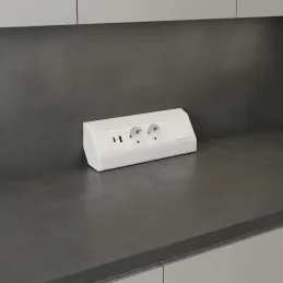 Belső sarok elosztó CORNER SCHUKO 2x 230V + USB A-C / Matt fehér