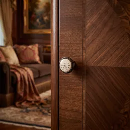 VIAMO CLOCK gombfogantyú / Barna metál
