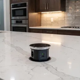 Automatikus kihúzható AMBIENTE SCHUKO aljzat 3x230V + USB A-C világítással és töltéssel / Fekete üveg
