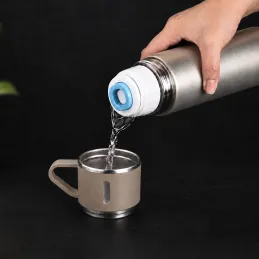 Rozsdamentes termosz pohárral THERMIO 500 ml / Bézs