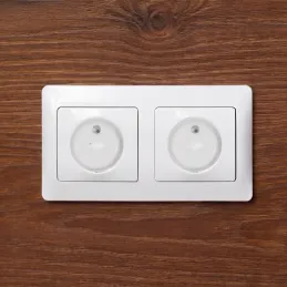 15db biztonsági dugókészlet kulccsal / fehér