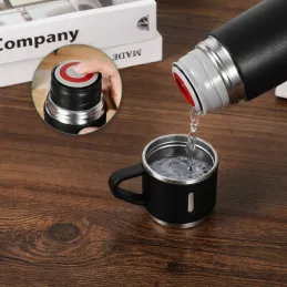 Dizájnos termosz 3 pohárral 400 ml / Fekete matt