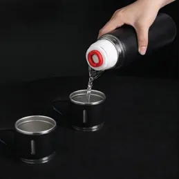 Dizájnos termosz 3 pohárral 400 ml / Fekete matt
